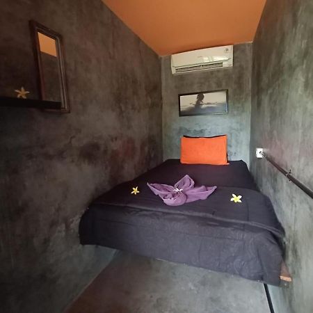 Keramas Surf Hostel エクステリア 写真