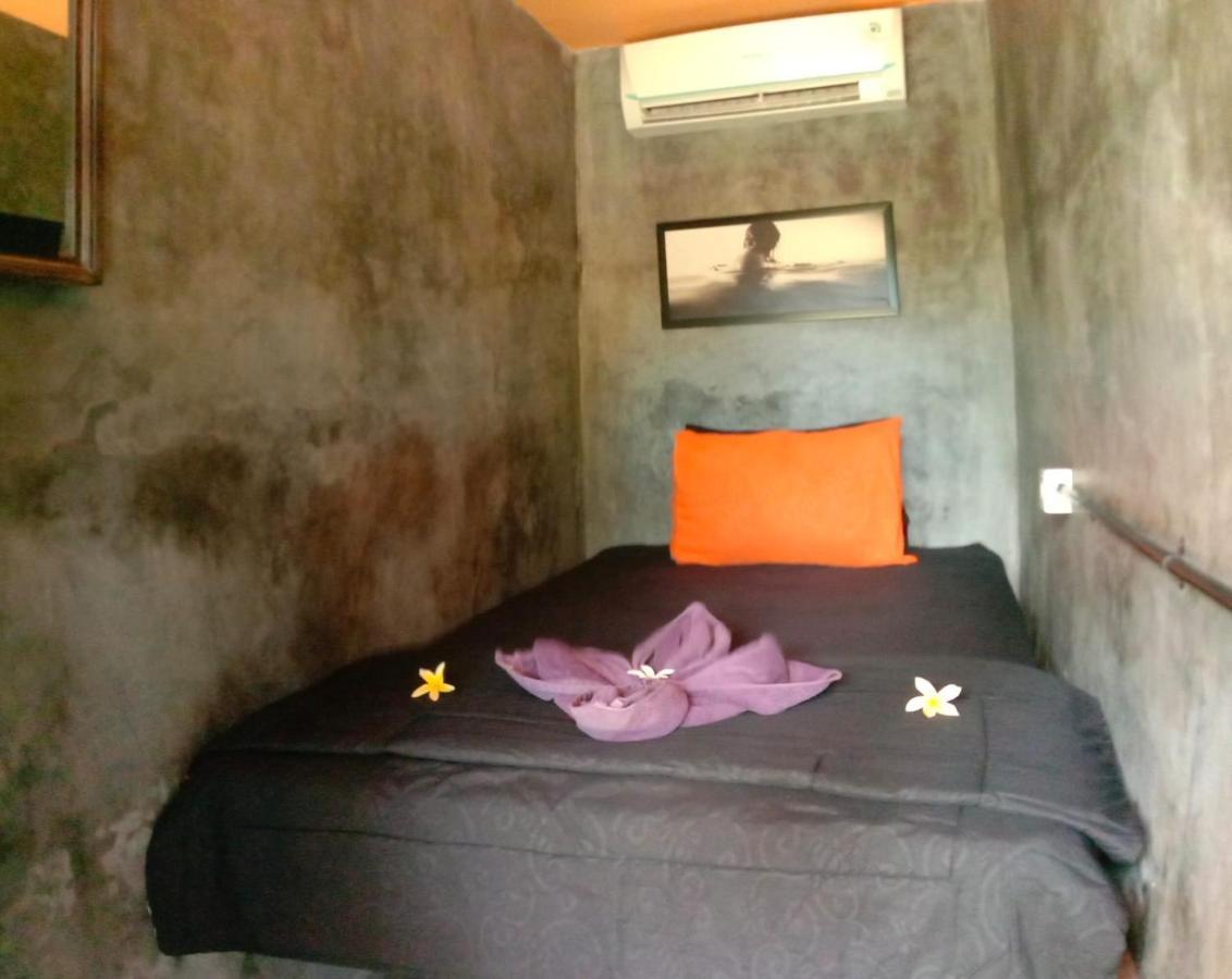 Keramas Surf Hostel エクステリア 写真